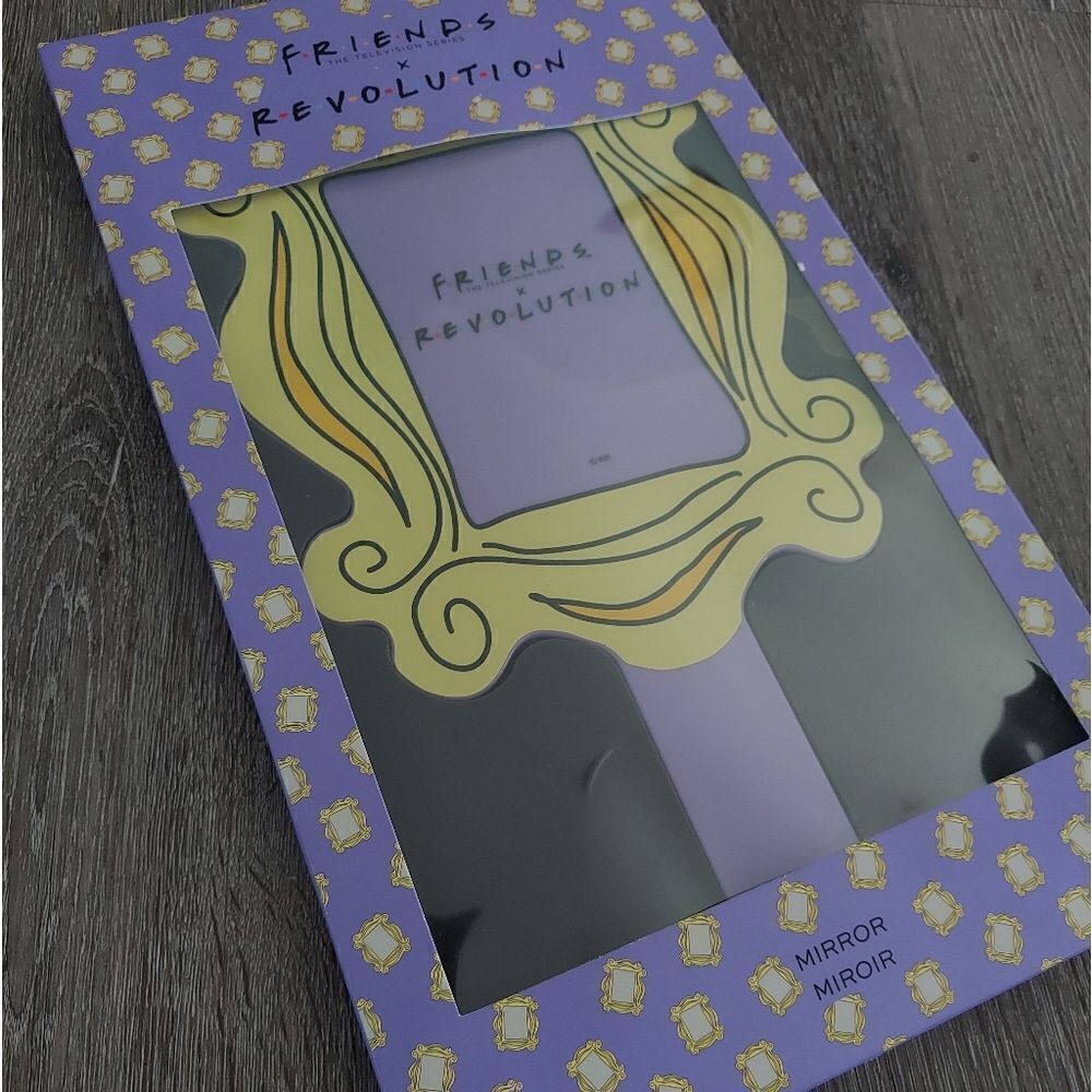 Makeup Revolution x Friends Picture Frame Hand Mirror - Picture 2 of 5